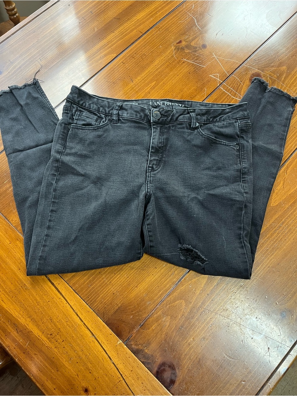 Lane Bryant Mid Rise Super Stretch Ankle Jeans Black Distressed Womens Sz 16 EUC